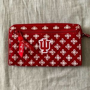 NWOT Indiana Hoosiers/Vera Bradley Clutch